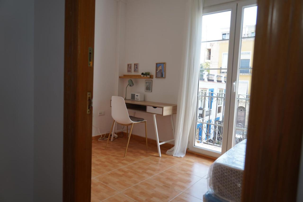 Edificio Amarillo En El Barrio Apartment Alicante Ngoại thất bức ảnh