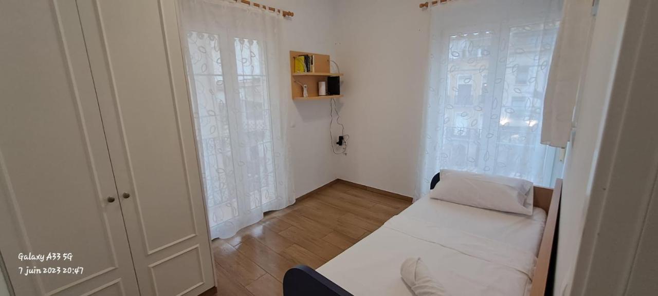 Edificio Amarillo En El Barrio Apartment Alicante Ngoại thất bức ảnh