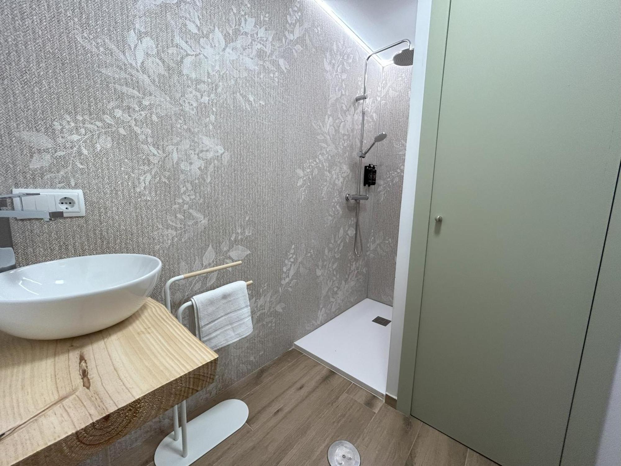 Edificio Amarillo En El Barrio Apartment Alicante Ngoại thất bức ảnh