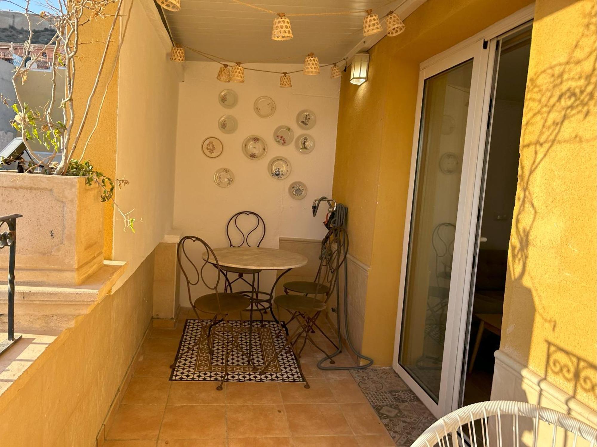 Edificio Amarillo En El Barrio Apartment Alicante Ngoại thất bức ảnh