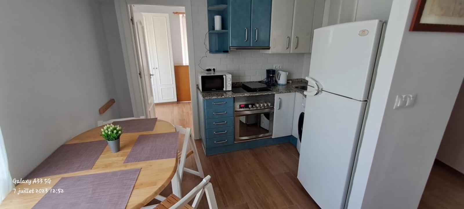 Edificio Amarillo En El Barrio Apartment Alicante Ngoại thất bức ảnh
