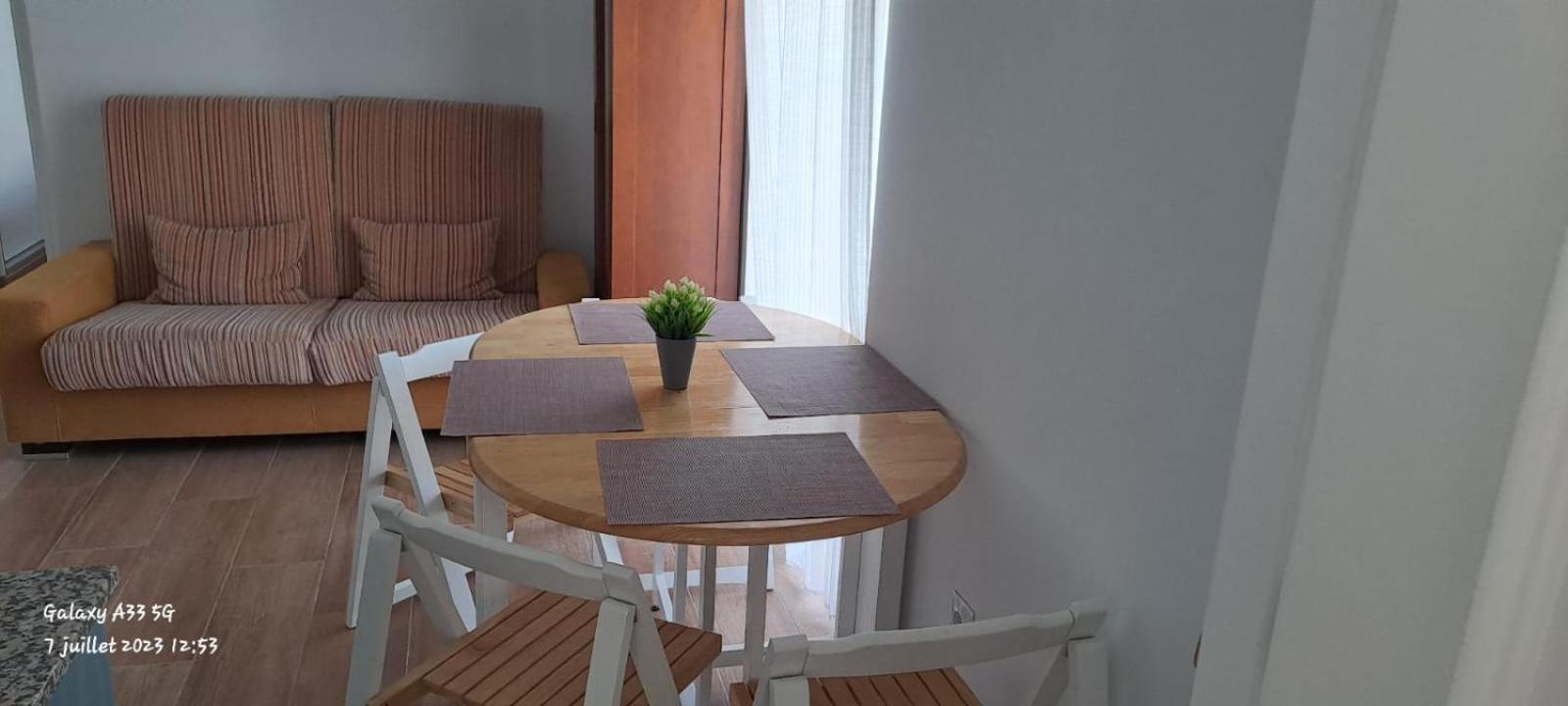 Edificio Amarillo En El Barrio Apartment Alicante Ngoại thất bức ảnh