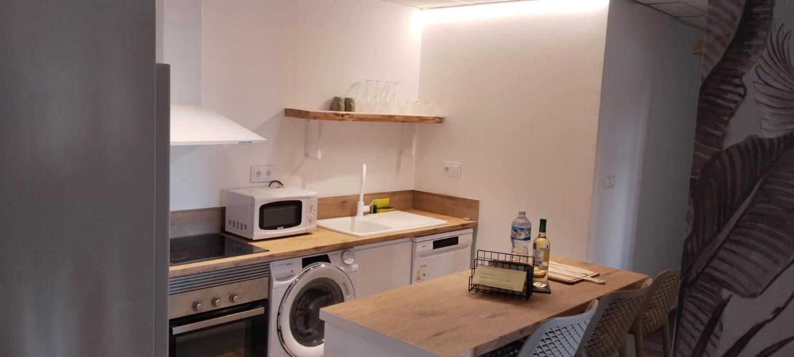 Edificio Amarillo En El Barrio Apartment Alicante Ngoại thất bức ảnh